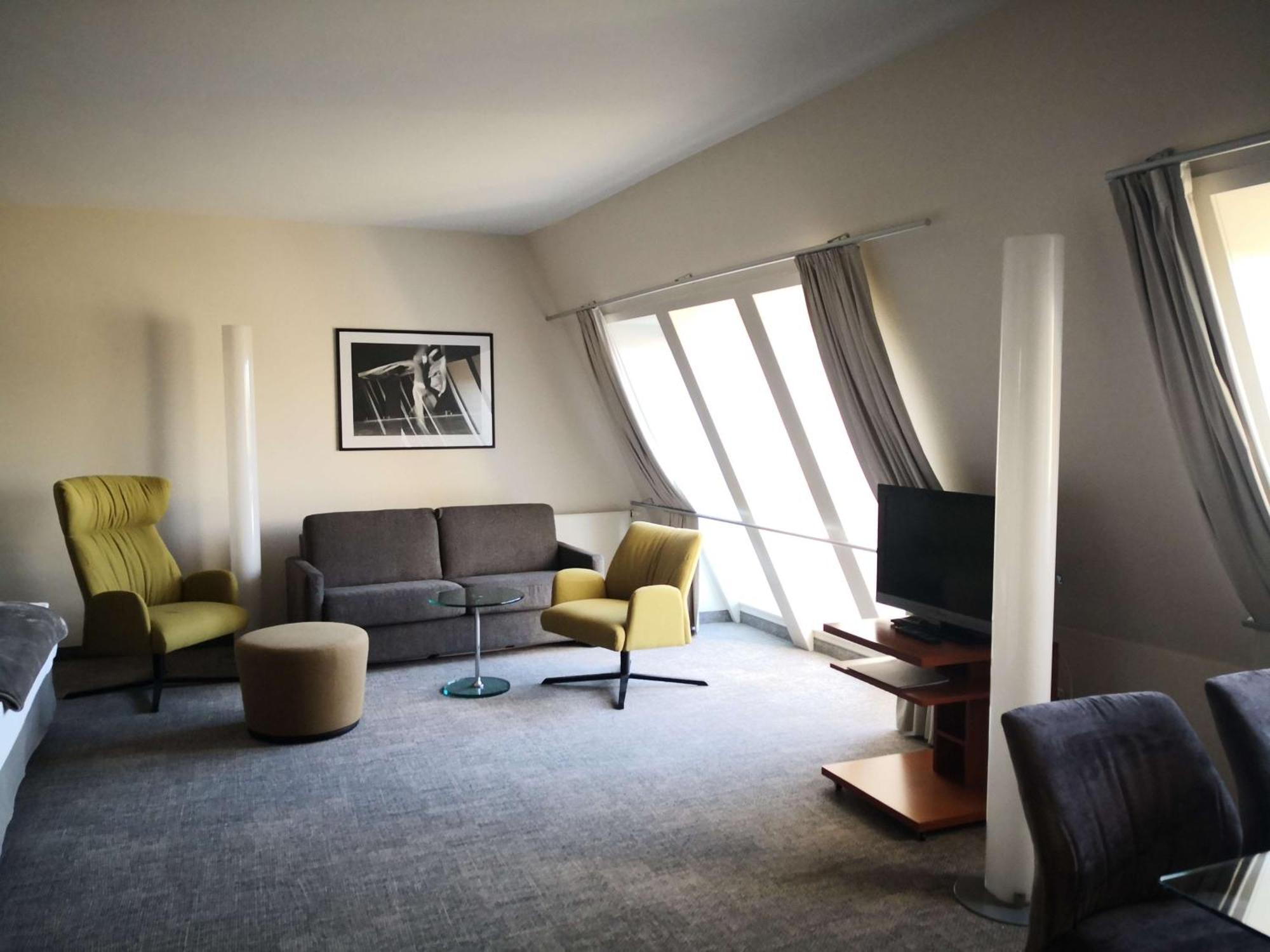 First Inn Hotel اتسوكو المظهر الخارجي الصورة